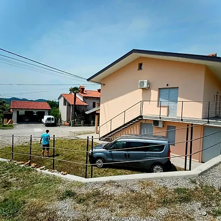 Vipolze Family Apartment *